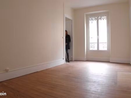 appartement 3 pièces 74 m²