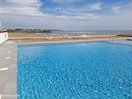 royan foncillon dans résidence d'exception de standing  vue mer avec grande piscine et sol