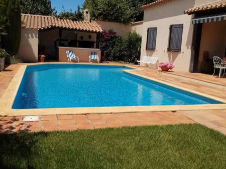 villa lumineuse de caractère - piscine et grands espaces à 15 min de la mer