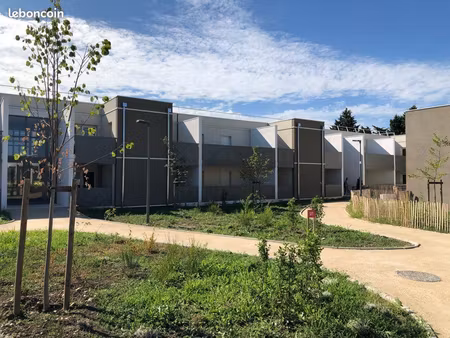 t2 avec grande terrasse de 18 m² et parking – montfavet agroparc