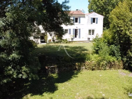 propriété 8 pièces 176 m²