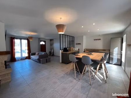 maison . 5 pièces · 88 m²