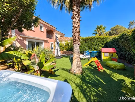 maison 100 m² – 3 chambres – jardin – garage – résidence privée et sécurisée – 595 000