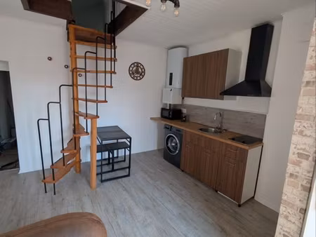 t2 duplex meublé 35m2 (42m2 au sol) + grande cave - dpe c
