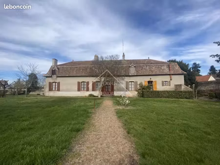propriété 8 pièces 233 m²