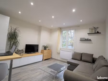 t3 50m² meublé  2ème étage sans ascenseur ni parking