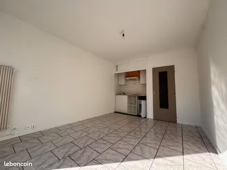 studio 22 m² + parking en souterrain