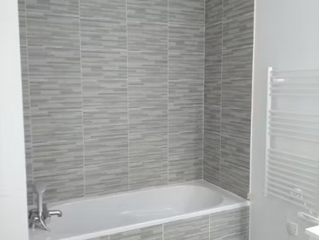 studio 1 pièce 28 m²