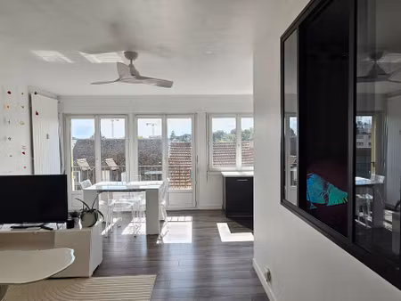 appartement 2 pièces  lumineux et fonctionnel proche de la gare de melun - 45m2