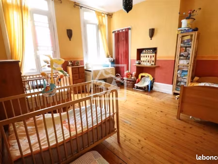maison de ville 7 pièces 243 m²