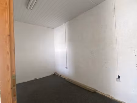 local garage 30 m2
