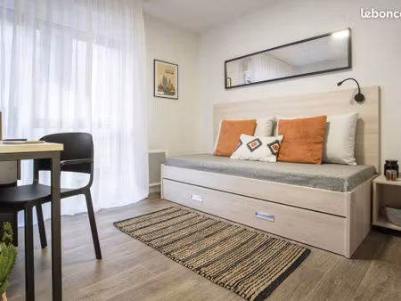 studio 1 pièce 18 m²