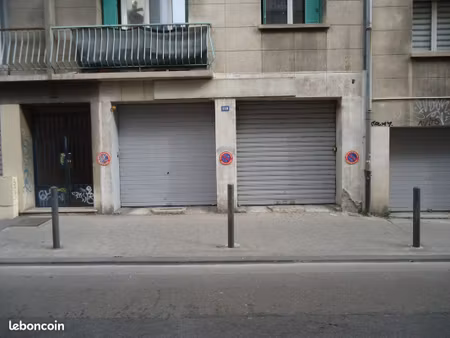 2 box rue saint pierre