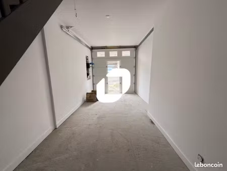 local d'activité 75 m²