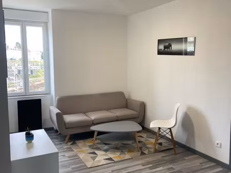 vierzon t2 35m2 refait à neuf - internet incluse