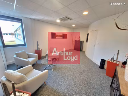 bureaux 100 m²