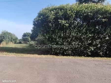 terrain 2 930 m² guer