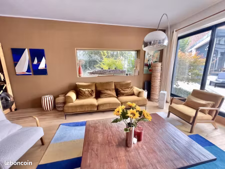 maison 6 pièces 195 m²