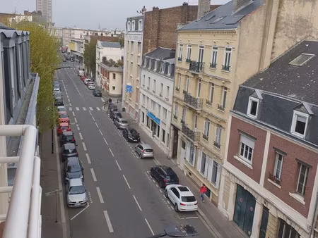 a louer f2 meuble plein centre ville avec parking