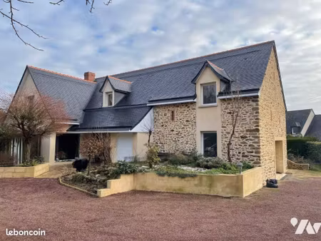 maison 8 pièces 230 m²