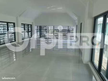 bureau 286 m²