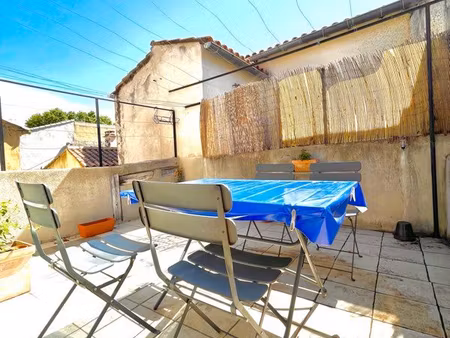 maison provençale avec terrasse au cœur d’avignon