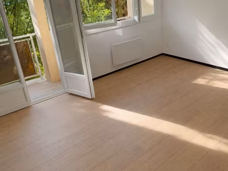 t3 calme et lumineux climatisé avec garage