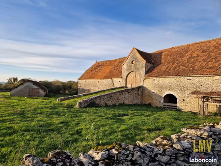 propriété 3 pièces 770 m²
