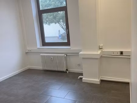 bureau 13m²