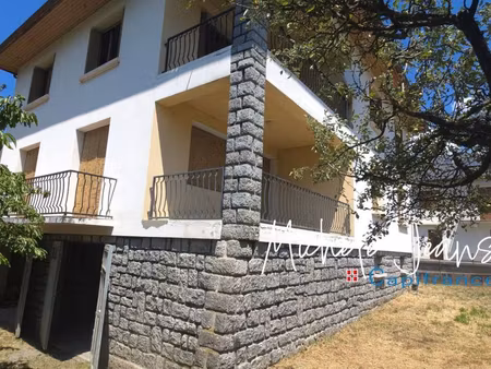 maison 10 pièces 195 m²