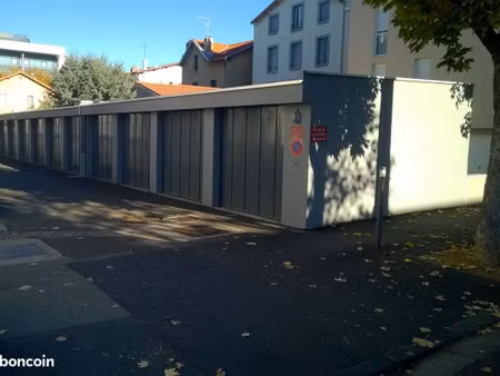 loue garage 49 rue pelissier 90 avenue de la republique rue moliere secteur stade michelin