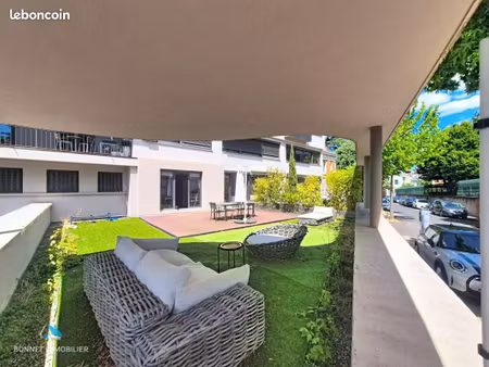 local d'activité 51 m²