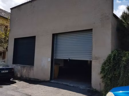 locaux 400 m2