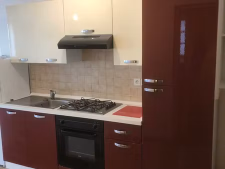 sees appartement t2 de 52m2 à louer