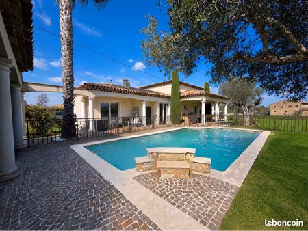 ⭐ coup de cœur au muy superbe villa avec piscine  sans vis-à-vis et vue dégagée