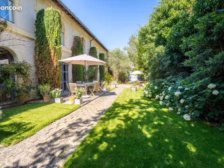 propriété 17 pièces 900 m²