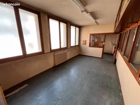 espace de stockage / bureau en plein centre ville clermont-ferrand / chamalières
