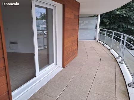 a louer t2 40m2 +terrasse 15m2 cholet /10 minutes a pied centre ville