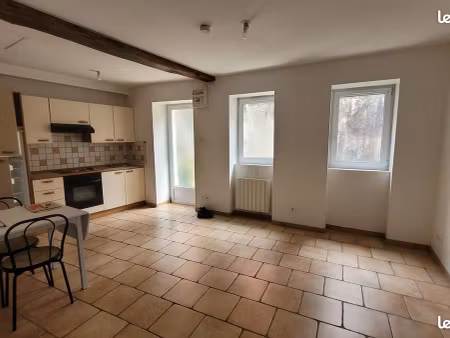 studio équipé avec terrasse   nevers centre