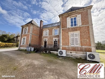 immeuble 260 m² sompuis