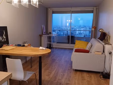 location studio meublé