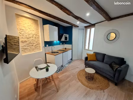 à louer – charmant t2 duplex meublé entièrement rénové – centre-ville de niort