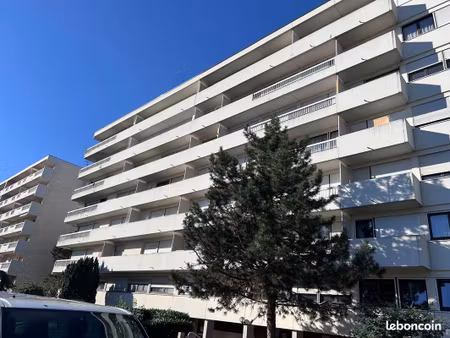 grand f3 avec vue dégagée et parking