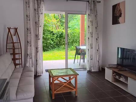 t2 meublé  climatisé avec jardin  sans vis à vis