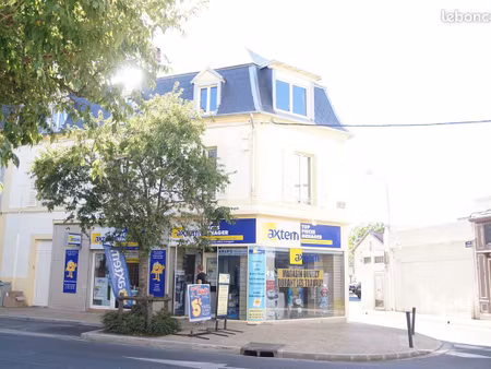 local commercial magasin stockage