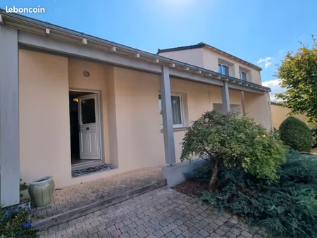 maison 8 pièces 159 m²