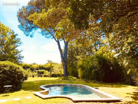 propriété de 1 ha - 10 minutes plage