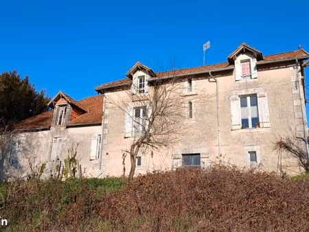 propriété 22 ha  2 maisons  étang  ruisseau  sources
