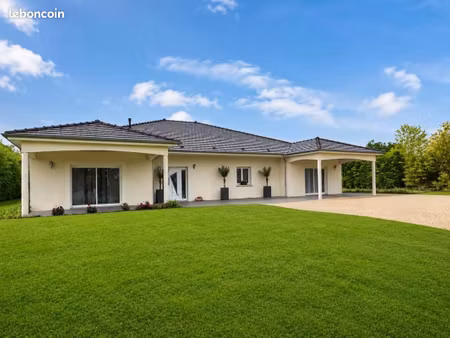 maison 7 pièces 230 m²