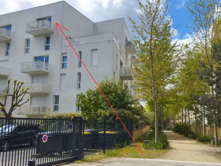 loue studio 33m2 avec balcon et parking à cergy le haut